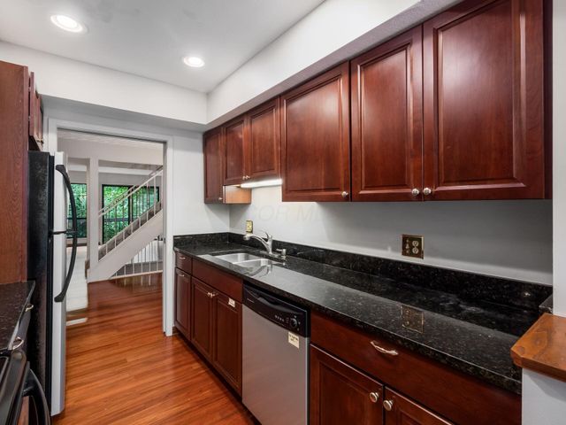 3132 Walden Ravines, Columbus, OH 43221