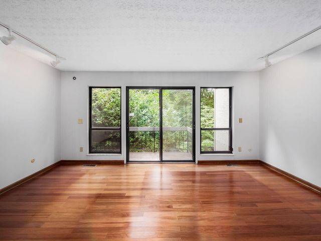 3132 Walden Ravines, Columbus, OH 43221