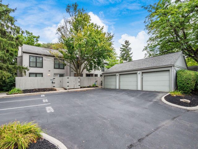 3132 Walden Ravines, Columbus, OH 43221