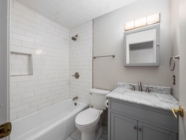 3132 Walden Ravines, Columbus, OH 43221