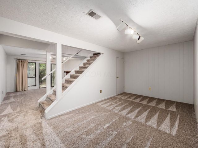 3132 Walden Ravines, Columbus, OH 43221