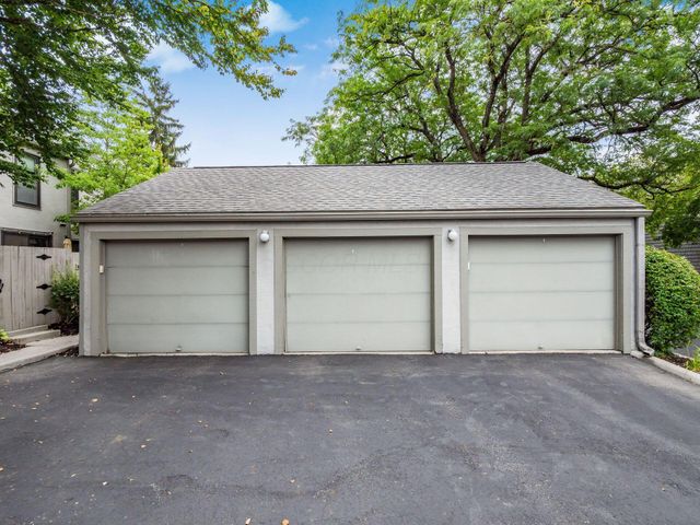 3132 Walden Ravines, Columbus, OH 43221