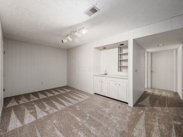 3132 Walden Ravines, Columbus, OH 43221