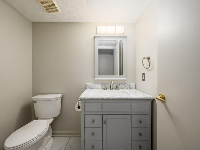 3132 Walden Ravines, Columbus, OH 43221