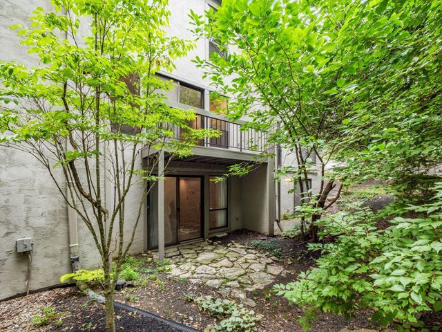3132 Walden Ravines, Columbus, OH 43221