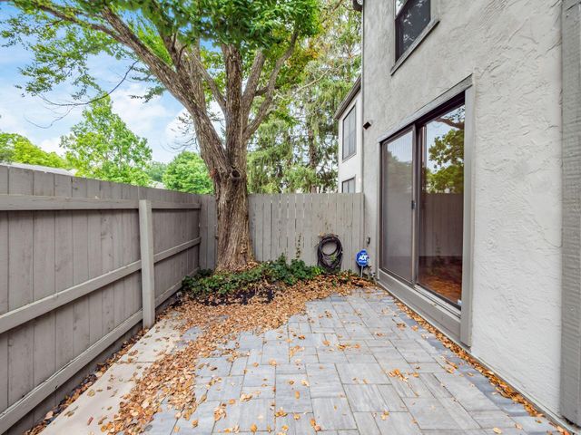 3132 Walden Ravines, Columbus, OH 43221