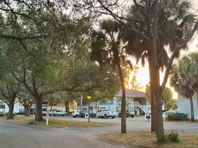 8200 FAIRWAYS CIRCLE B102, Ocala, FL 34472