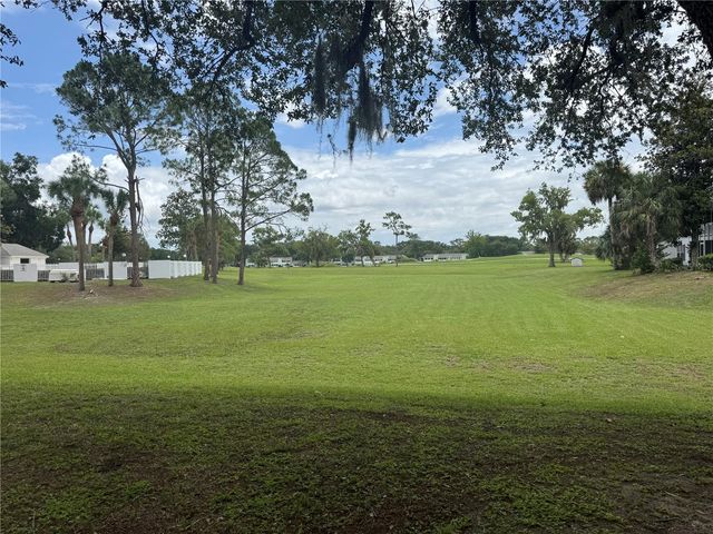 8200 FAIRWAYS CIRCLE B102, Ocala, FL 34472