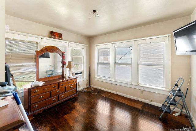 1123 Rigsby, San Antonio, TX 78210