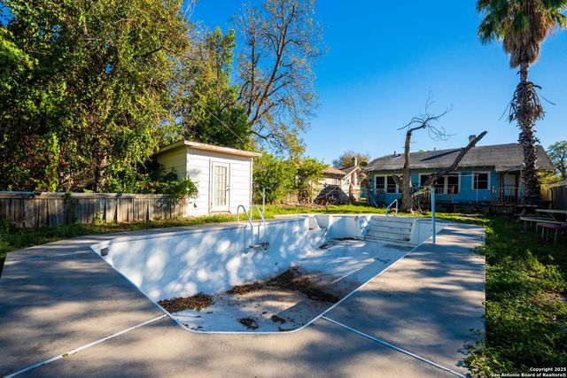 1123 Rigsby, San Antonio, TX 78210