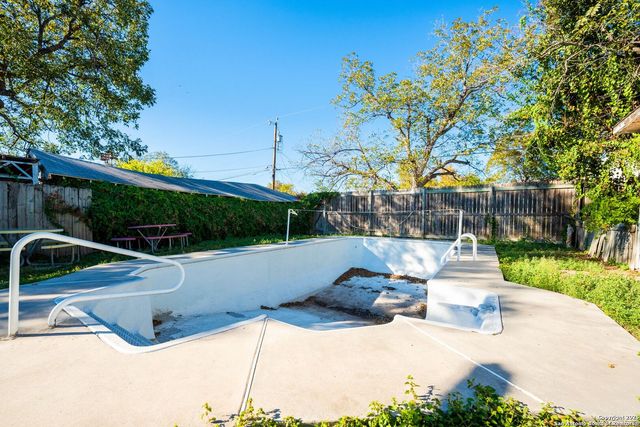 1123 Rigsby, San Antonio, TX 78210