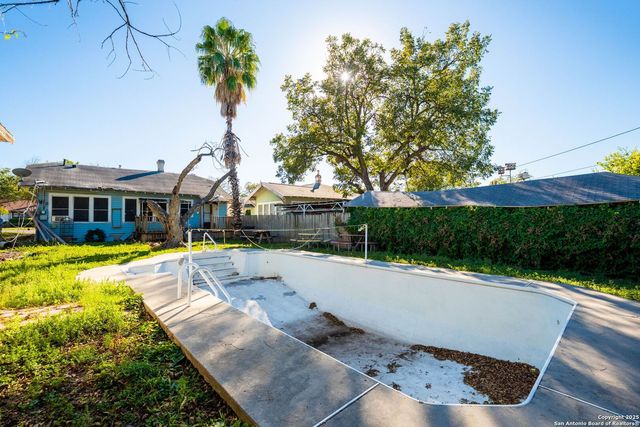 1123 Rigsby, San Antonio, TX 78210