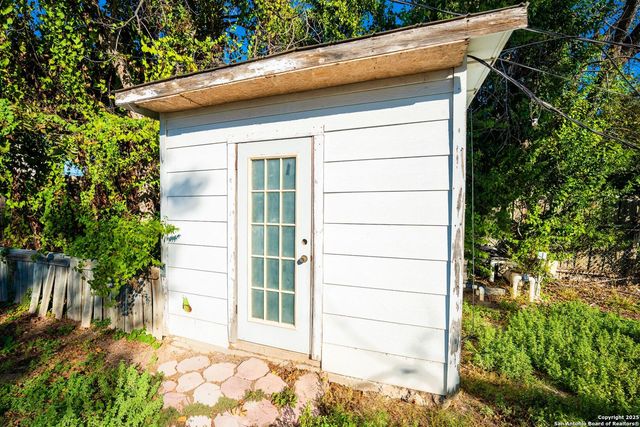 1123 Rigsby, San Antonio, TX 78210