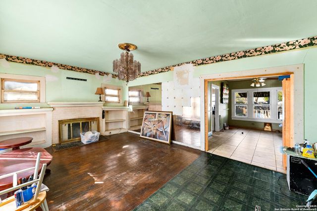 1123 Rigsby, San Antonio, TX 78210