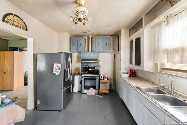 1123 Rigsby, San Antonio, TX 78210