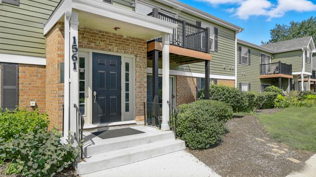 1561 Raymond Drive 104, Naperville, IL 60563