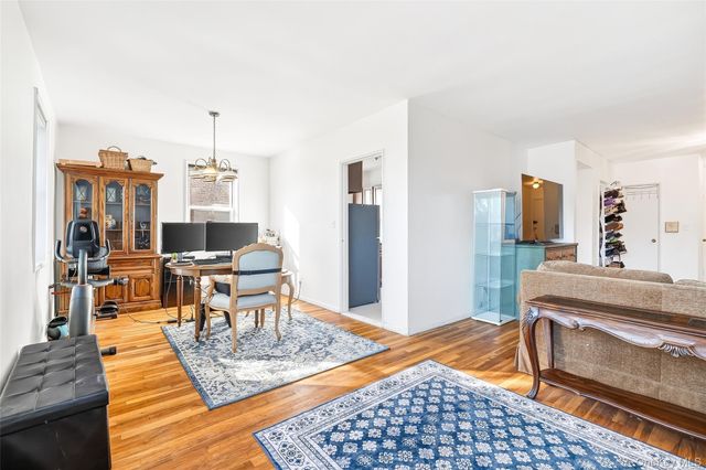 609 Palmer Road 5L, Yonkers, NY 10701