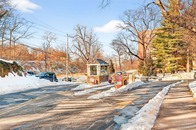 609 Palmer Road 5L, Yonkers, NY 10701