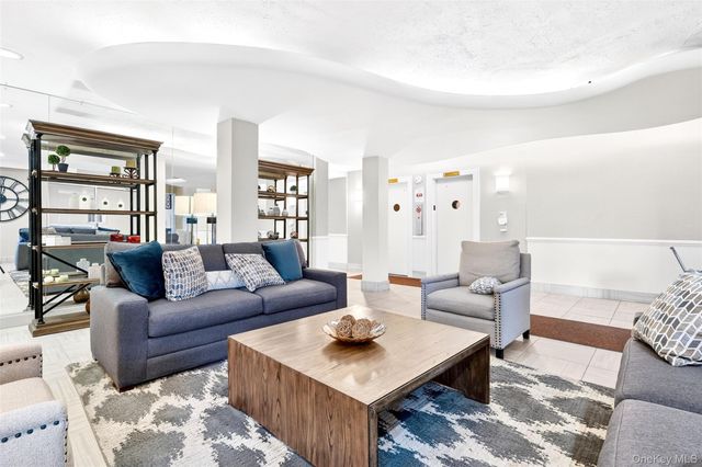 609 Palmer Road 5L, Yonkers, NY 10701