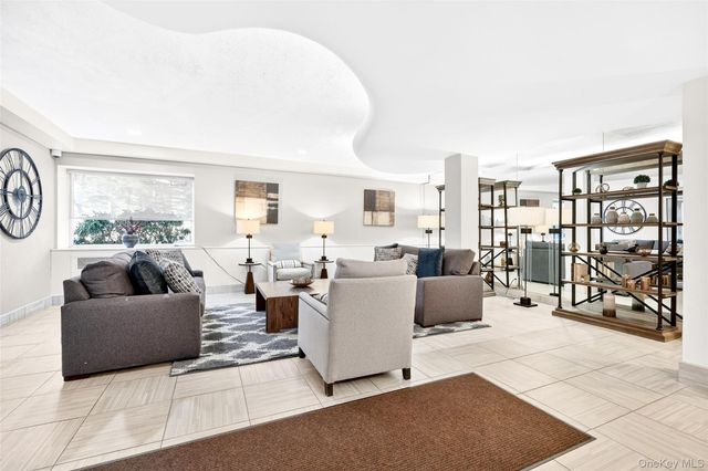 609 Palmer Road 5L, Yonkers, NY 10701