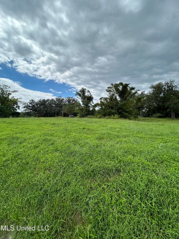 460 Hill Street, Biloxi, MS 39530