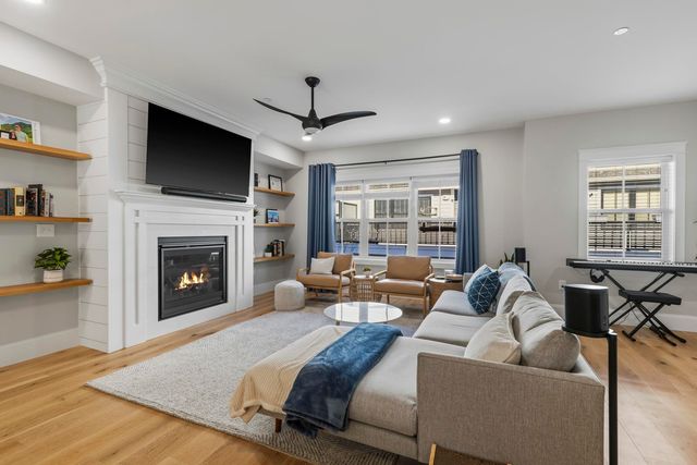 50 Cate St Unit 22, Portsmouth, NH 03801