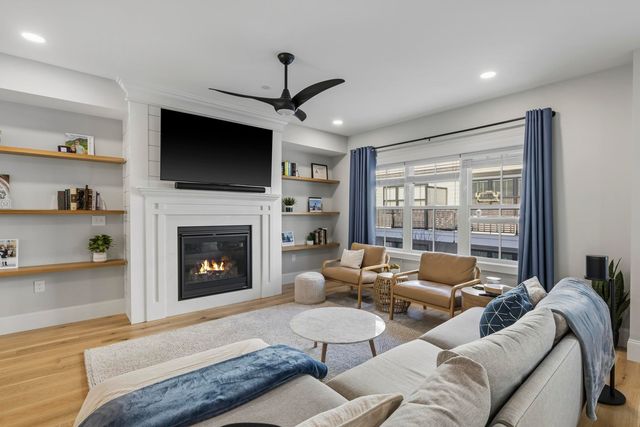 50 Cate St Unit 22, Portsmouth, NH 03801