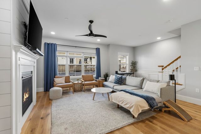 50 Cate St Unit 22, Portsmouth, NH 03801