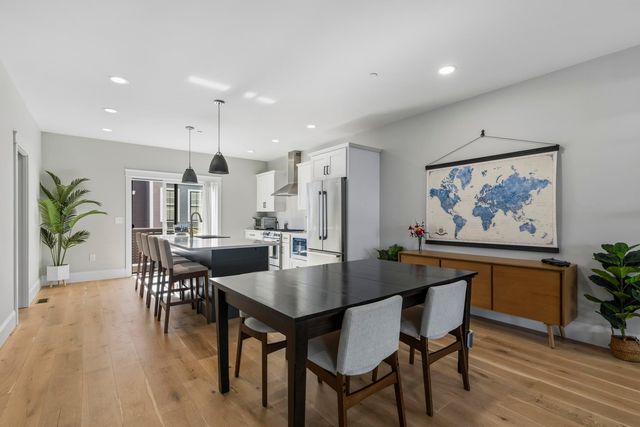 50 Cate St Unit 22, Portsmouth, NH 03801