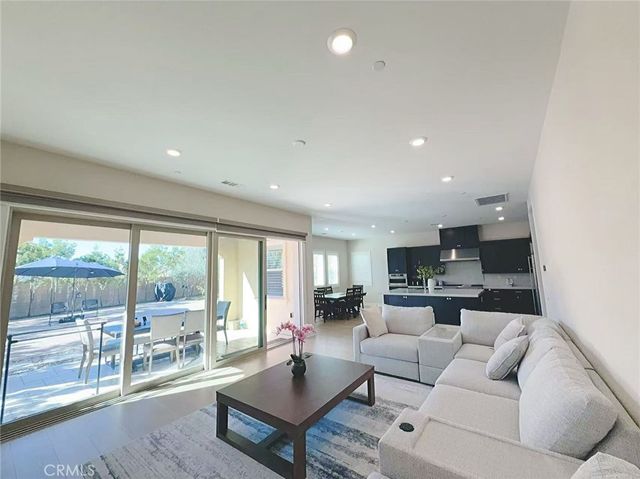 504 Cultivate, Irvine, CA 92618