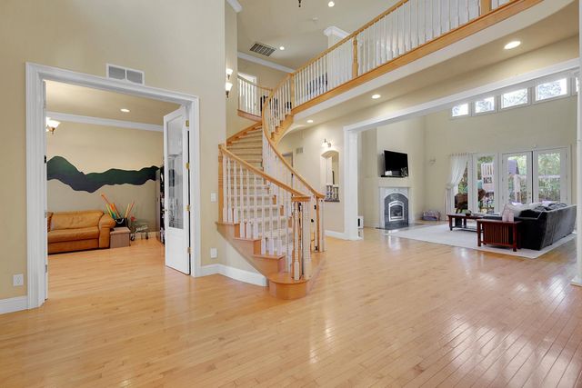 5244 Fair Oaks Blvd, Carmichael, CA 95608