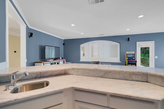 5244 Fair Oaks Blvd, Carmichael, CA 95608