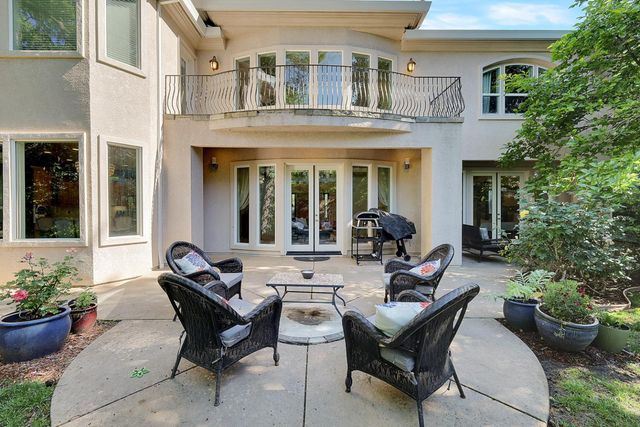 5244 Fair Oaks Blvd, Carmichael, CA 95608