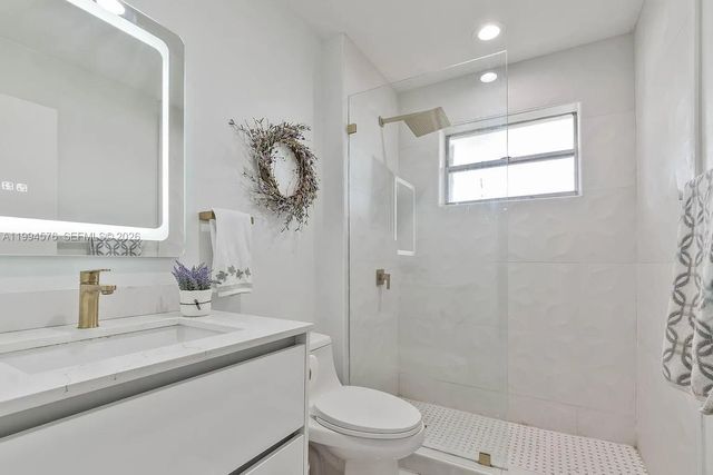 518 Woodgate Cir E, Sunrise, FL 33326