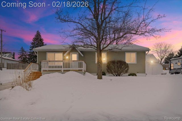 5165 Eagle Lake Drive, Waterford Charter Township, MI 48329