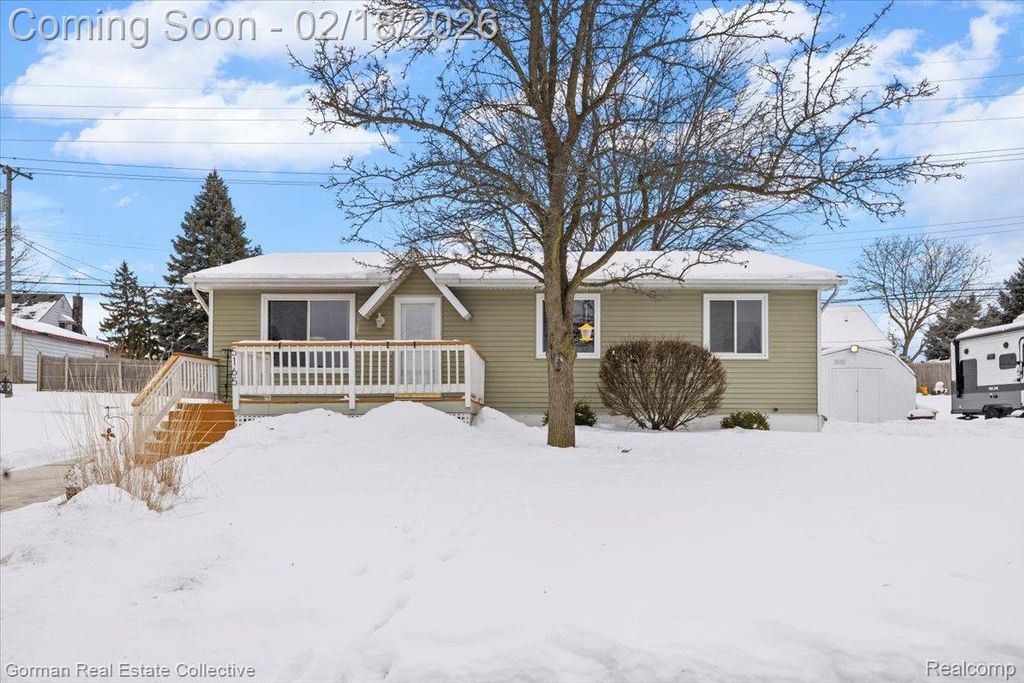 5165 Eagle Lake Drive, Waterford Charter Township, MI 48329