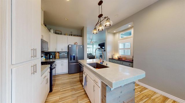 1847 Bergthold St, Manteca, CA 95336