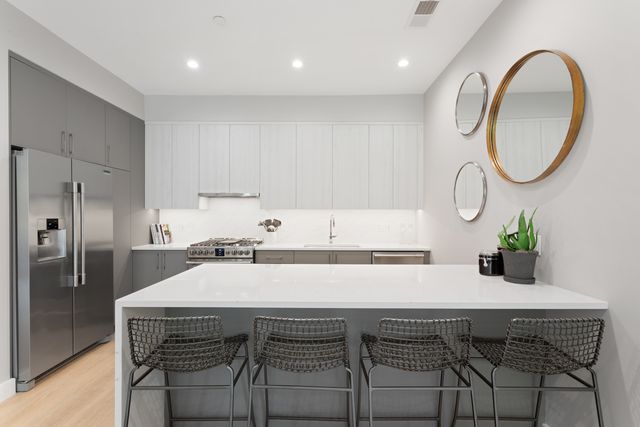 3604 N Campbell Avenue 202, Chicago, IL 60618