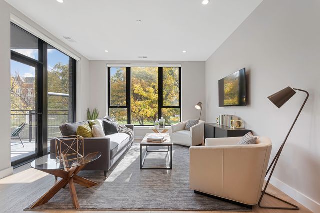 3604 N Campbell Avenue 202, Chicago, IL 60618