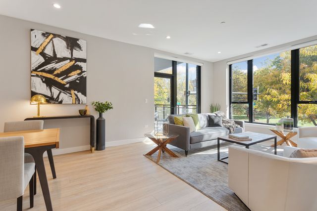 3604 N Campbell Avenue 202, Chicago, IL 60618