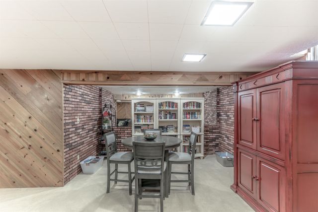 229 Warren Rd, El Dorado, KS 67042