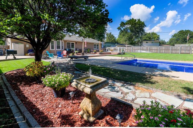 229 Warren Rd, El Dorado, KS 67042