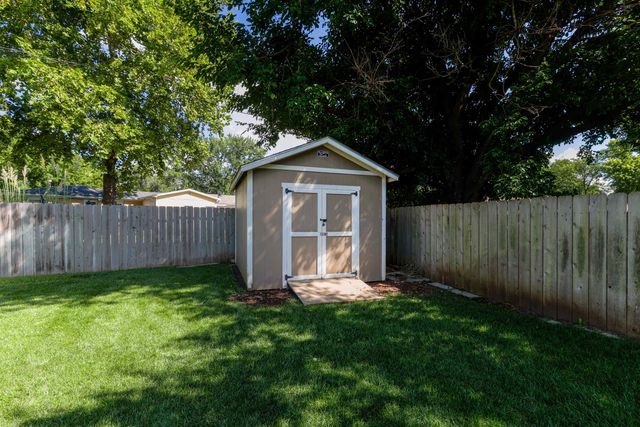 229 Warren Rd, El Dorado, KS 67042