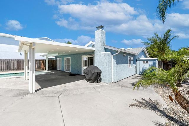 10421 Calico Cir, San Diego, CA 92126