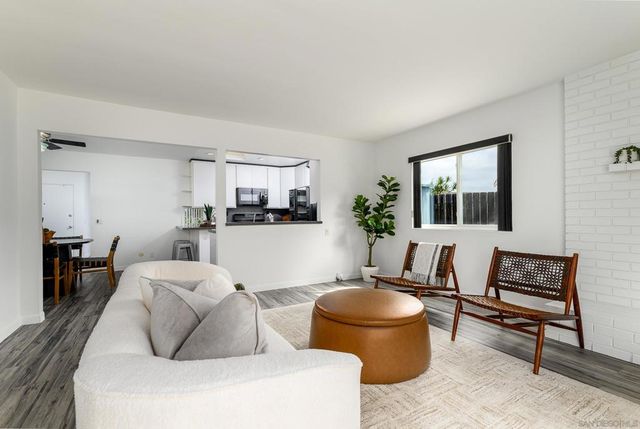 10421 Calico Cir, San Diego, CA 92126