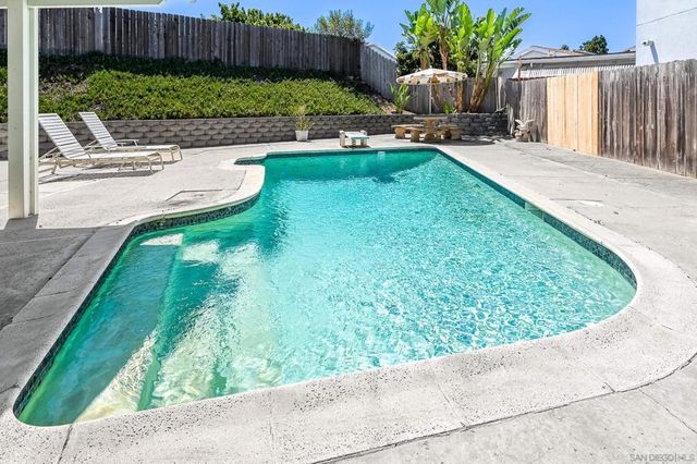 10421 Calico Cir, San Diego, CA 92126