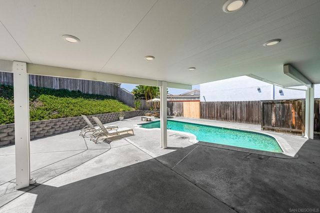 10421 Calico Cir, San Diego, CA 92126