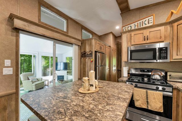 262 High Country Way, Holderness, NH 03245