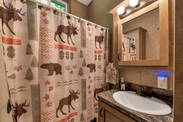 262 High Country Way, Holderness, NH 03245