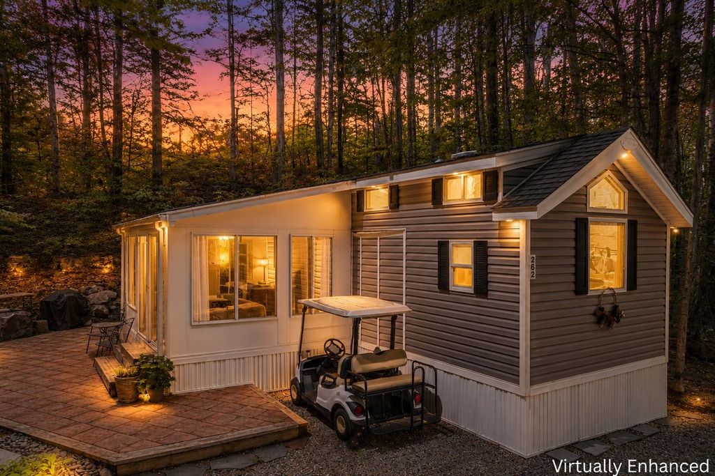 262 High Country Way, Holderness, NH 03245